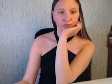 Online webcam lady demonstrates the cup size A breasts for the sex chat