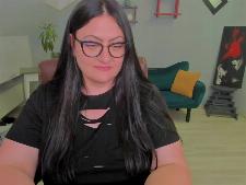 Our webcambabe demonstrates the bra size for the sex chat