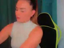 Webcam sex shows with our sensual cam lady LoraBella, origin Europe