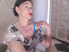 A big cam lady with brown hair during the cam sex