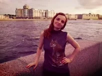 Follow your mistress and surrender to her charm