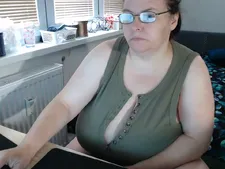 Camseks shows with the hot webcambabe Megi, origins Europe