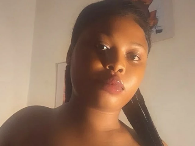 Webcambabe SucyEve