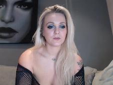 Webcam sex performances with the exciting cam woman GeileZoe, come from Europe